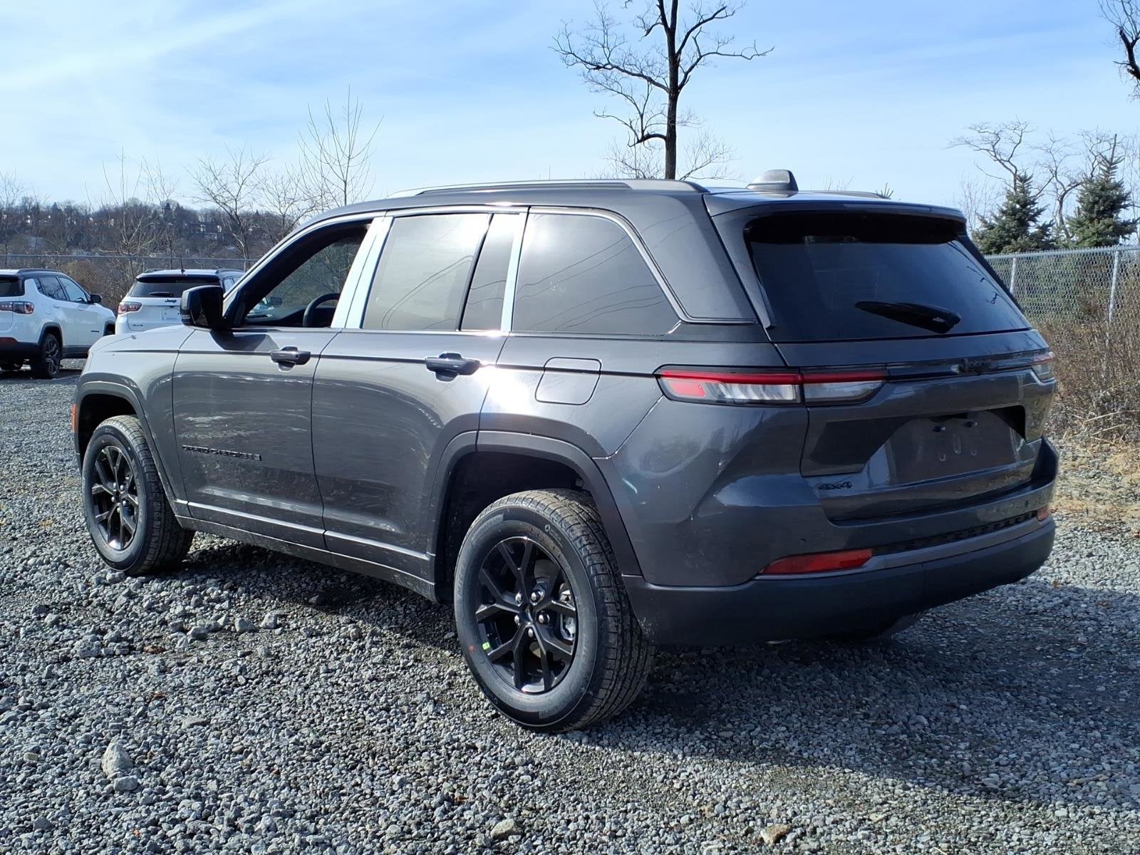 2026 Jeep Grand Cherokee Laredo Altitude