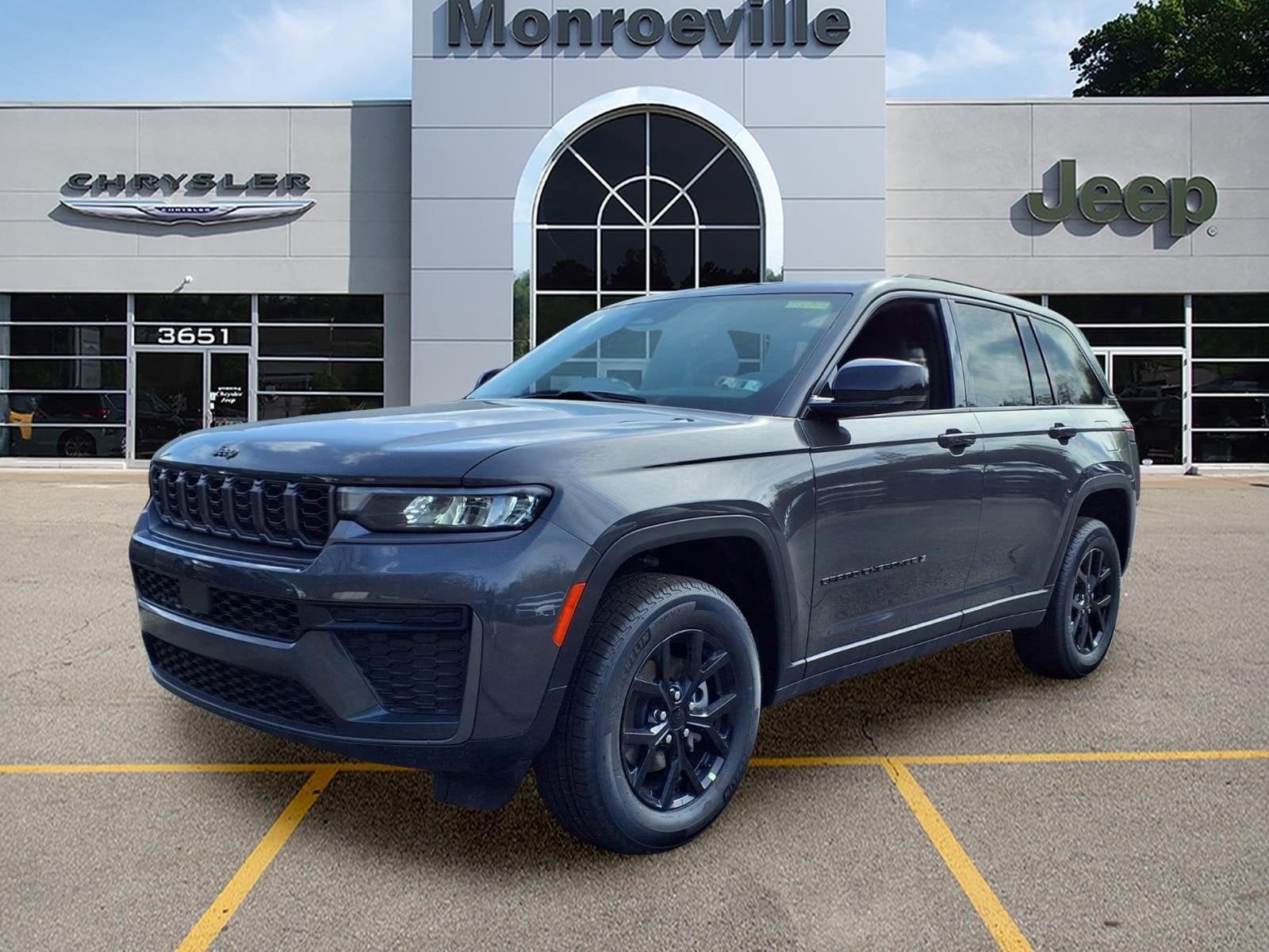 2026 Jeep Grand Cherokee Laredo Altitude