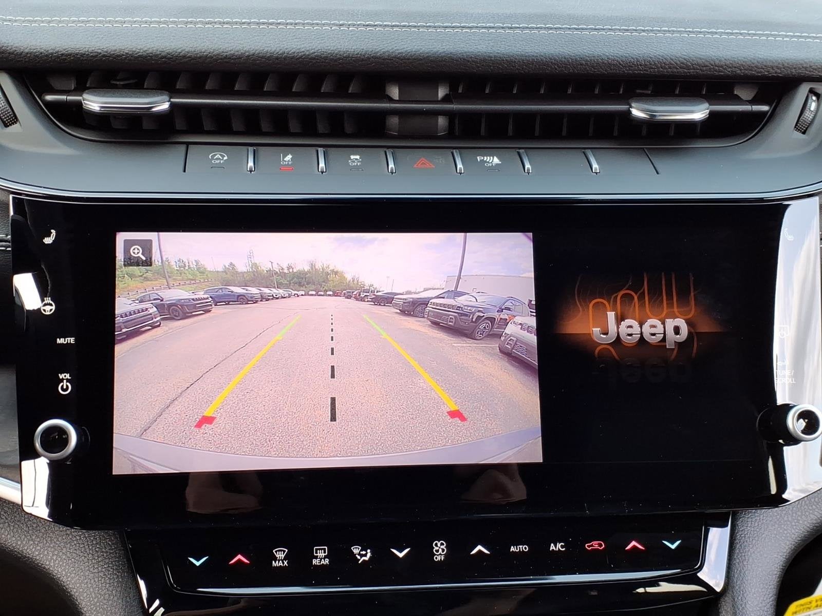 2026 Jeep Grand Cherokee Laredo Altitude