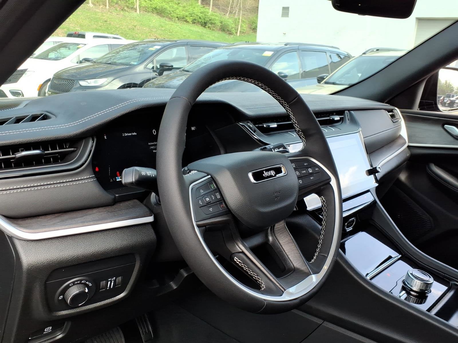 2026 Jeep Grand Cherokee Laredo Altitude