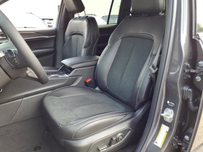 2026 Jeep Grand Cherokee Laredo Altitude