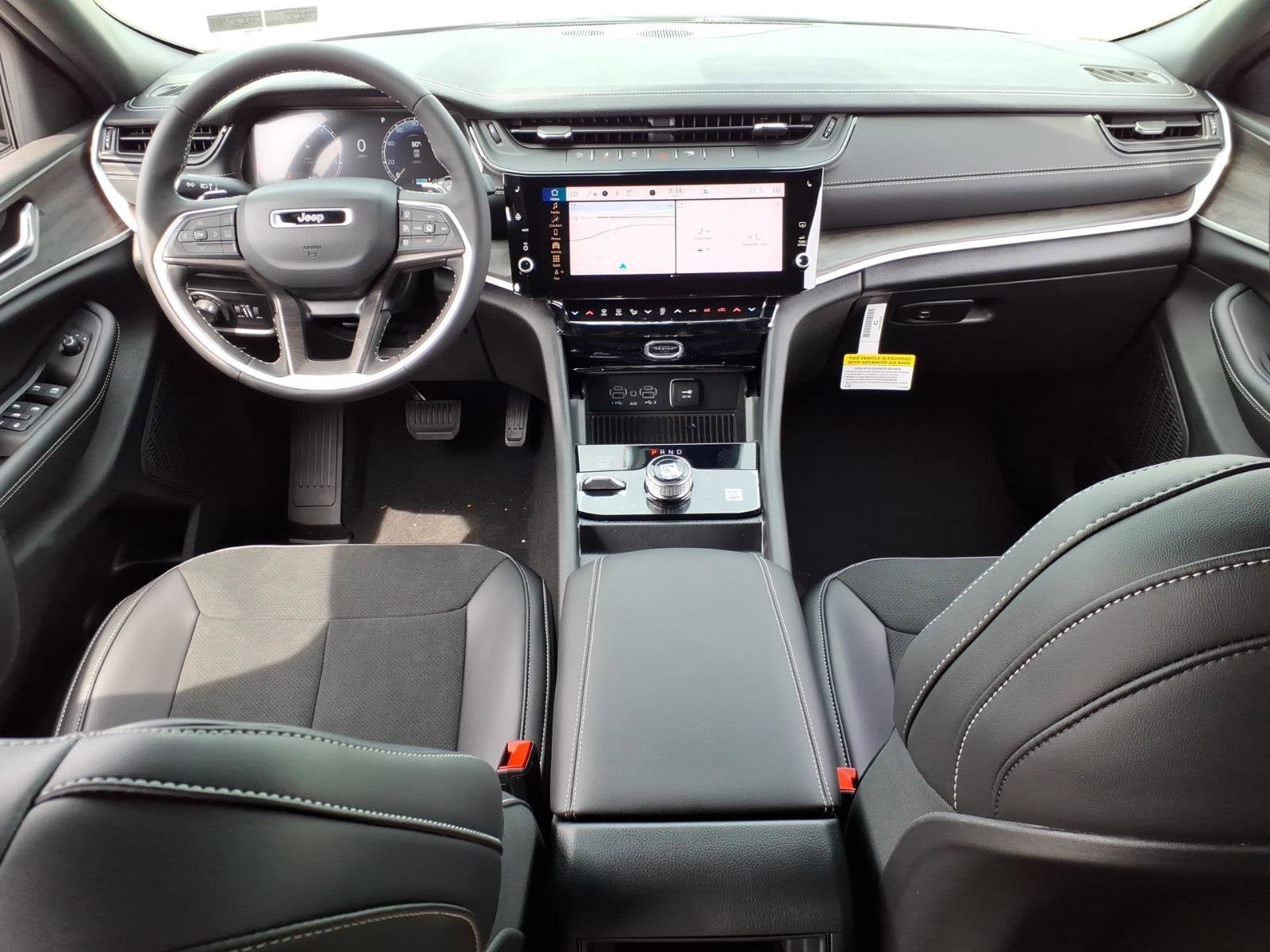 2026 Jeep Grand Cherokee Laredo Altitude
