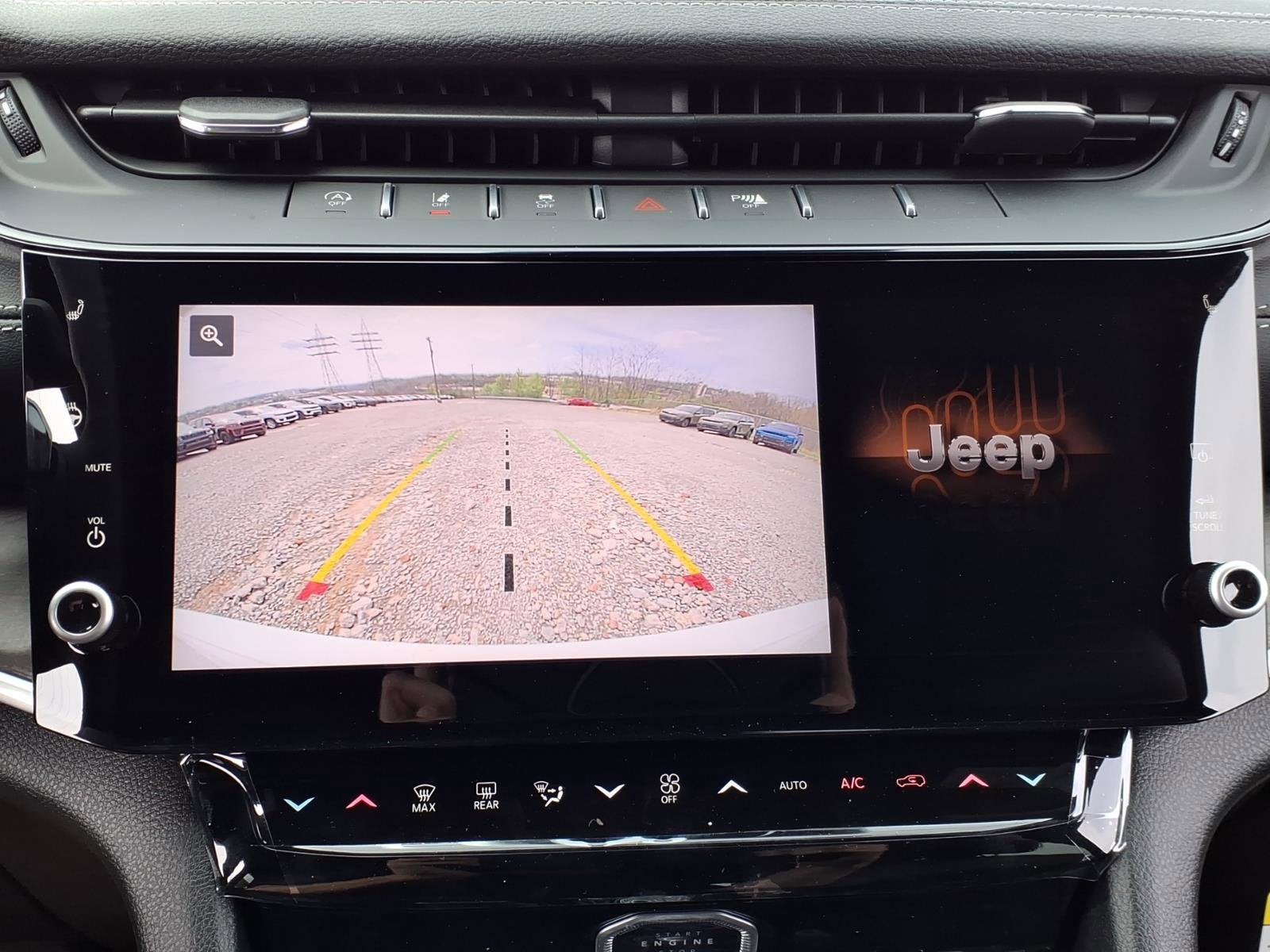 2026 Jeep Grand Cherokee Laredo Altitude