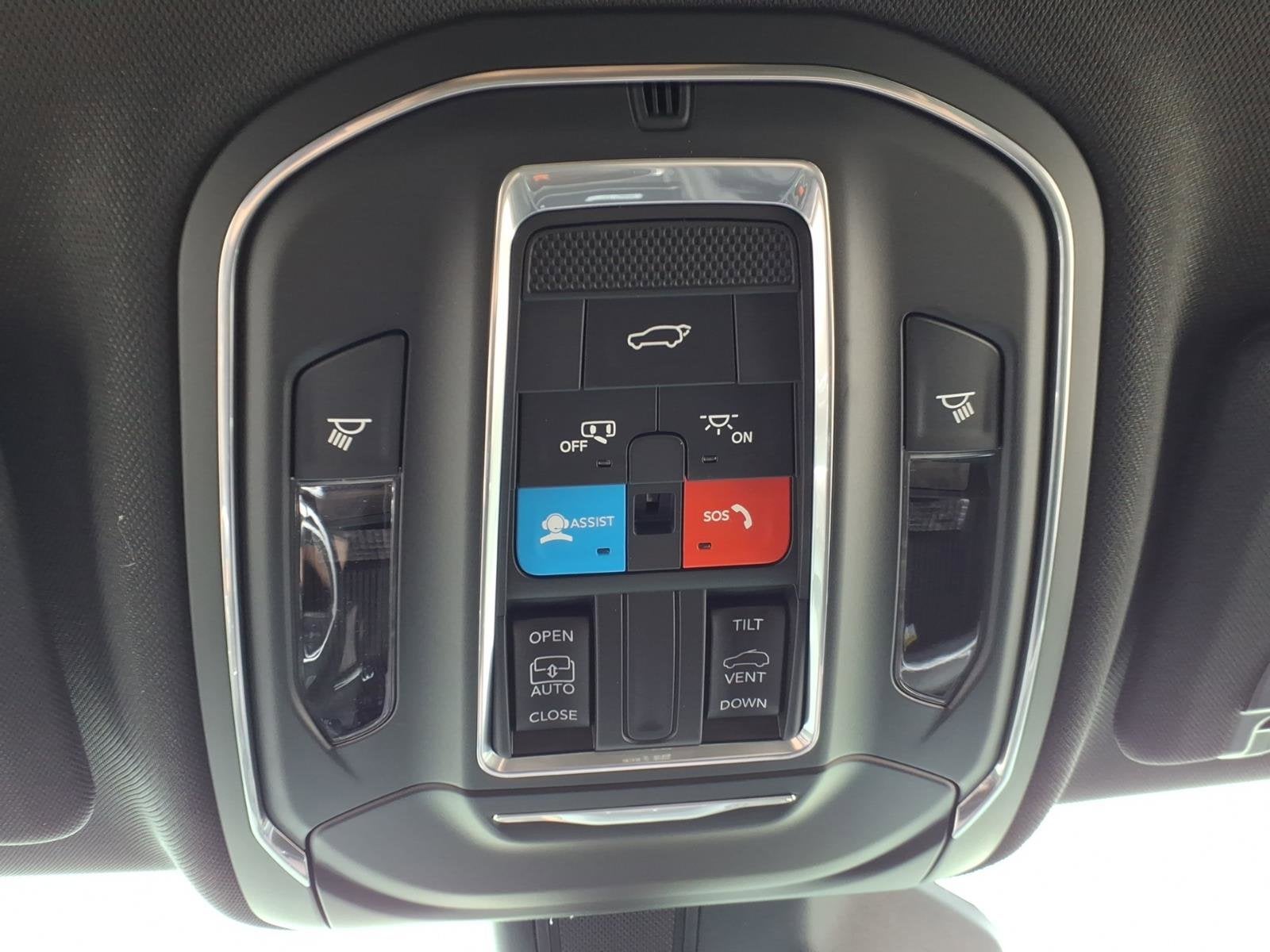 2026 Jeep Grand Cherokee Laredo Altitude
