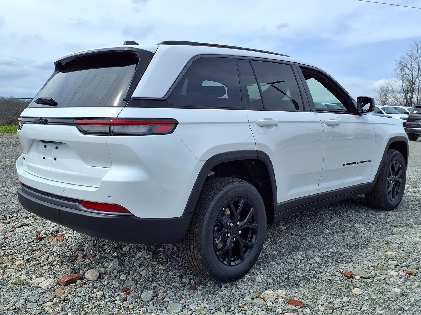 2026 Jeep Grand Cherokee Laredo Altitude