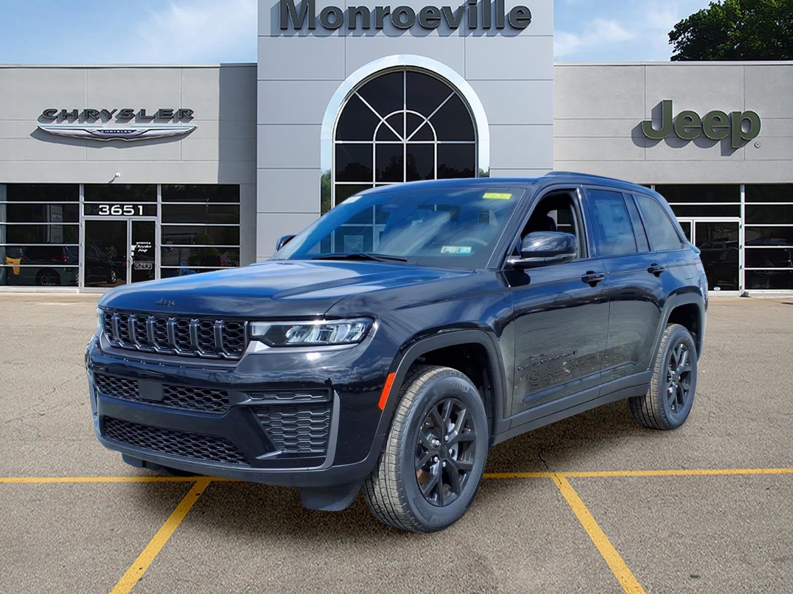 2026 Jeep Grand Cherokee Laredo Altitude