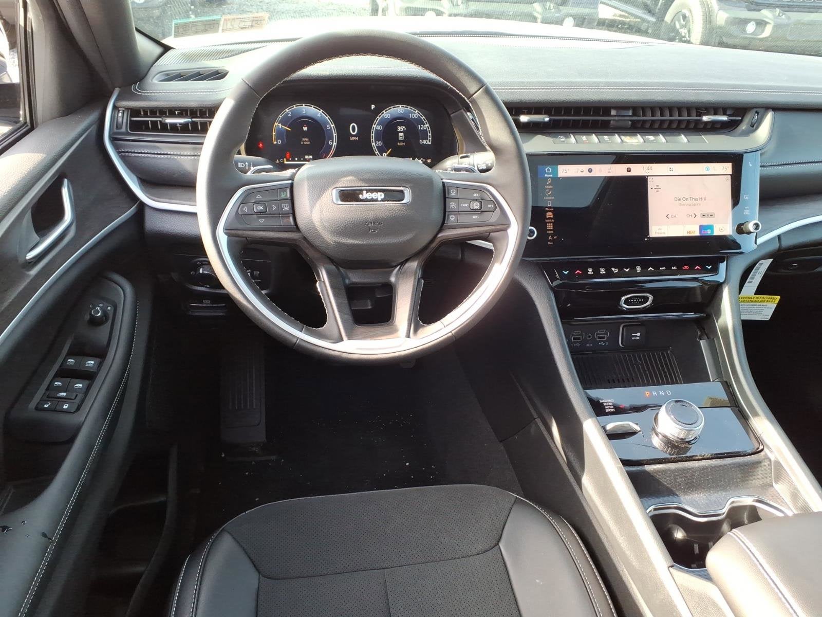 2026 Jeep Grand Cherokee Laredo Altitude