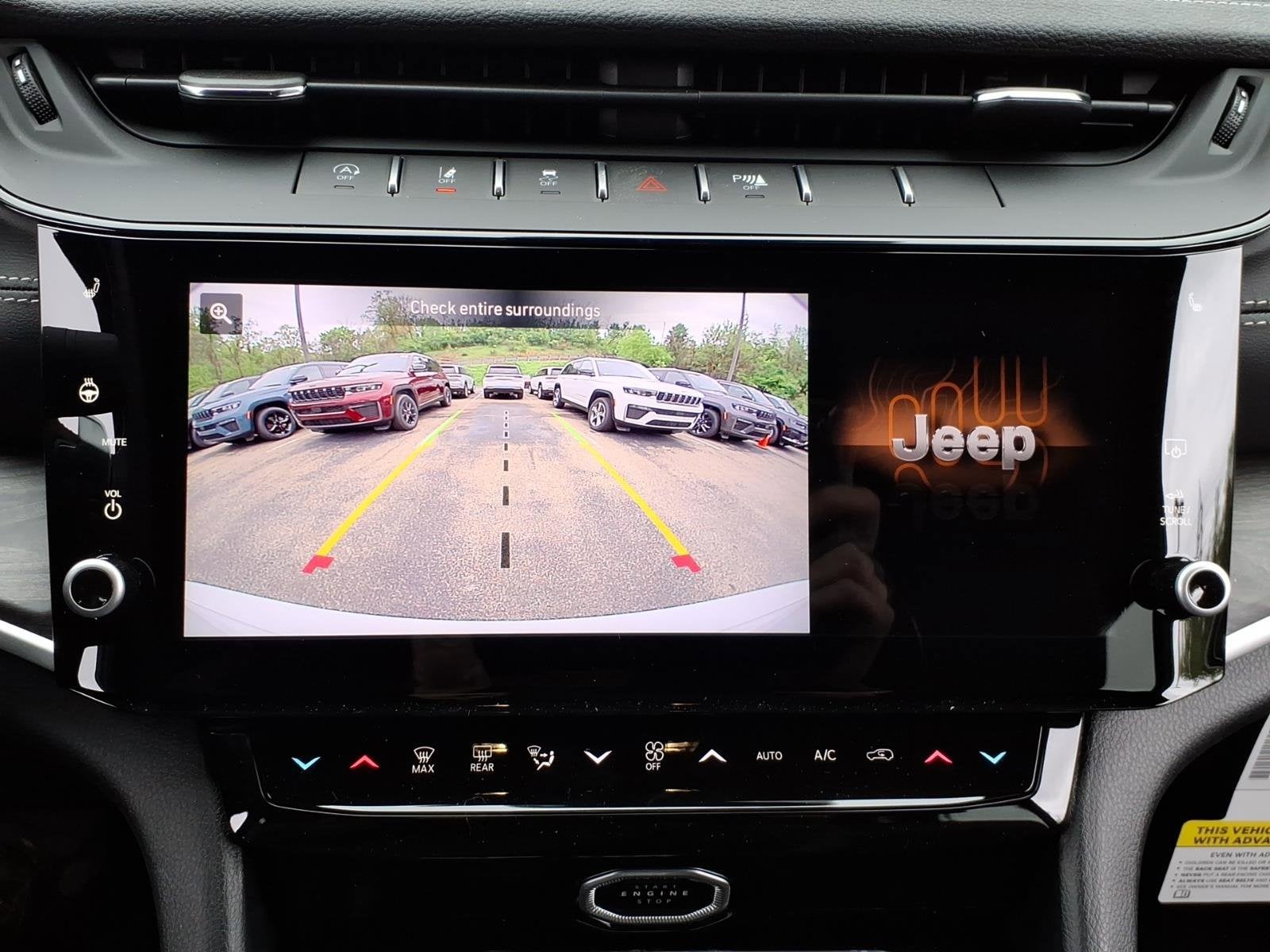 2026 Jeep Grand Cherokee Laredo Altitude