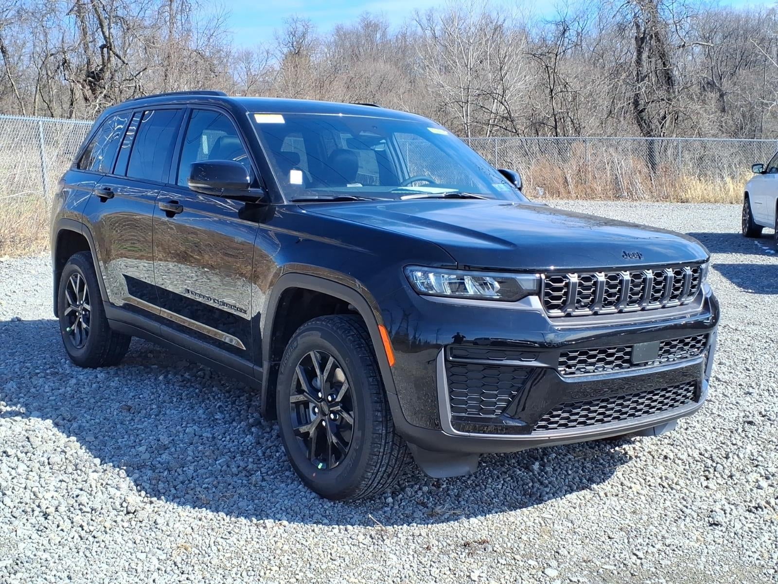 2026 Jeep Grand Cherokee Laredo Altitude