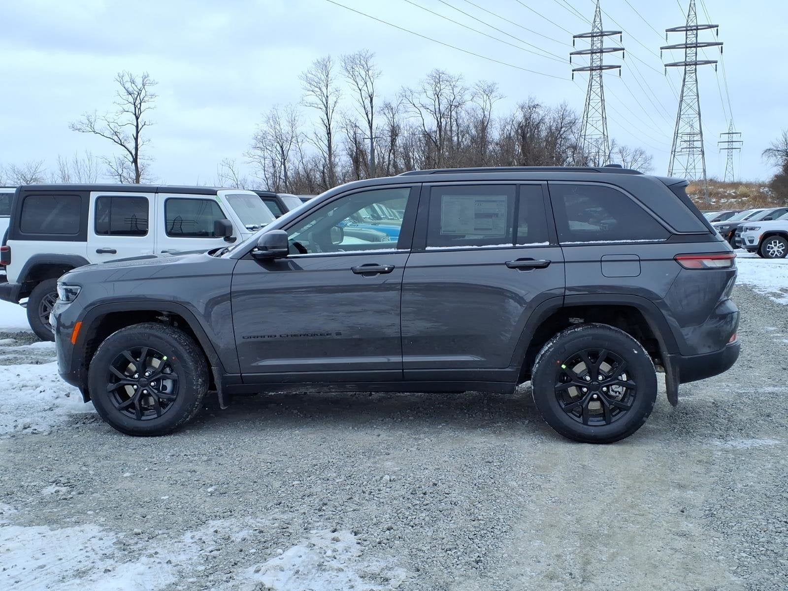 2026 Jeep Grand Cherokee Laredo Altitude