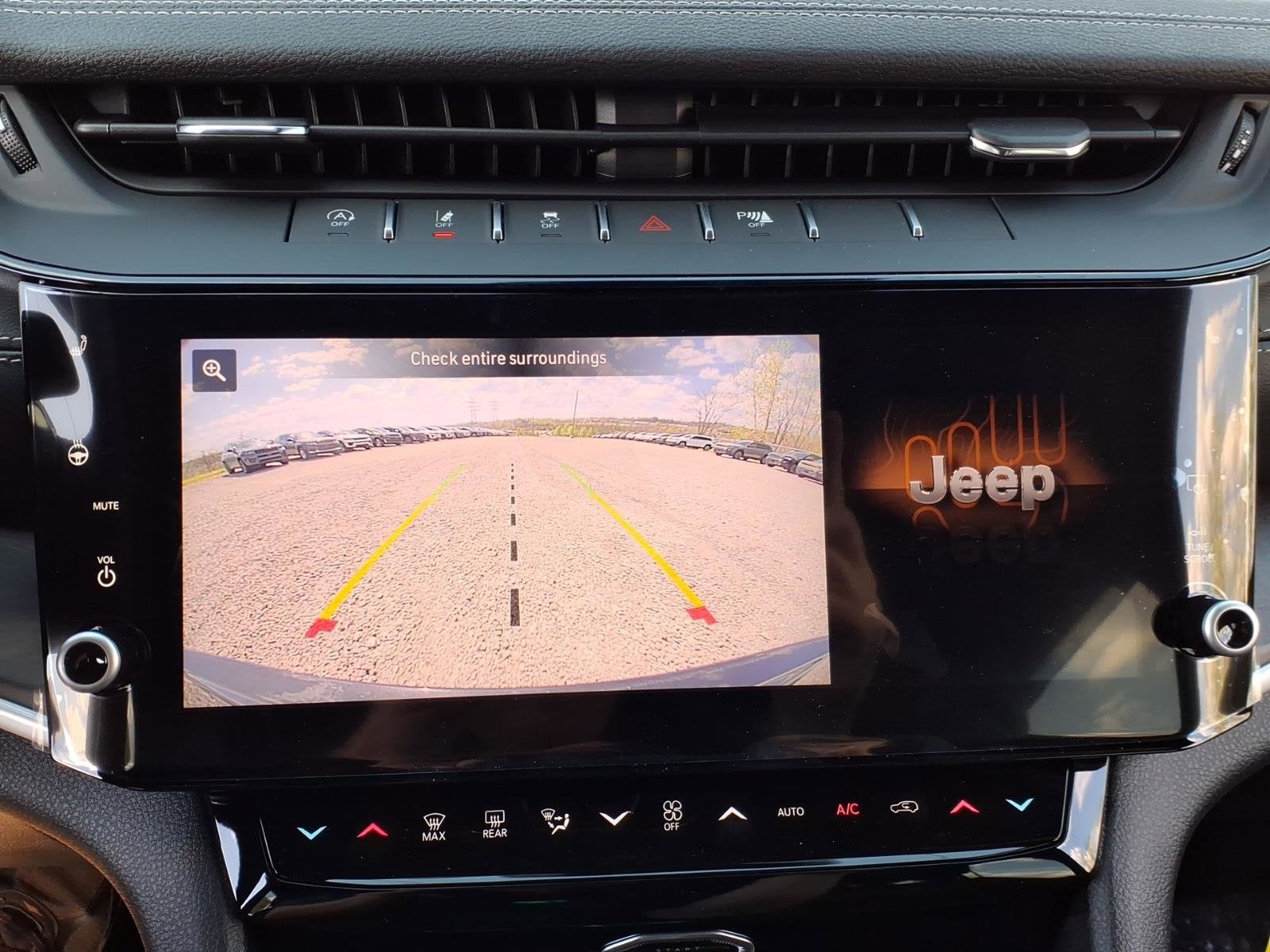 2026 Jeep Grand Cherokee Laredo Altitude