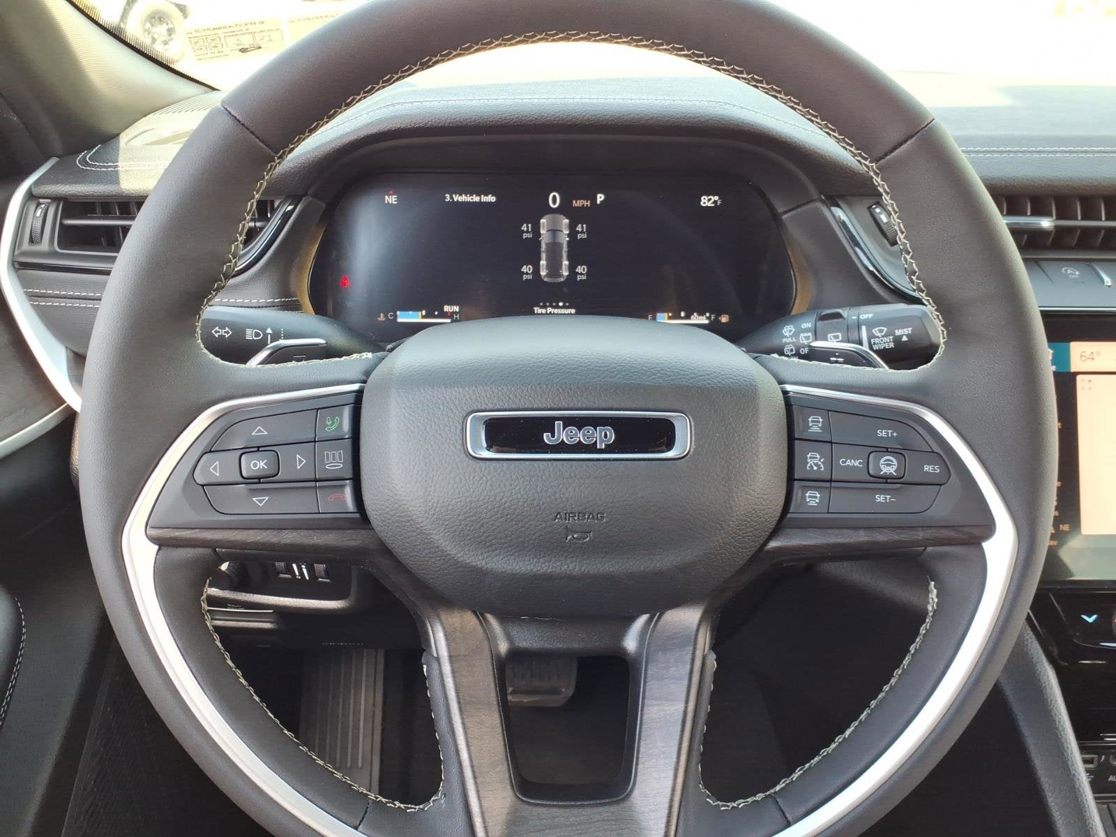 2026 Jeep Grand Cherokee Laredo Altitude