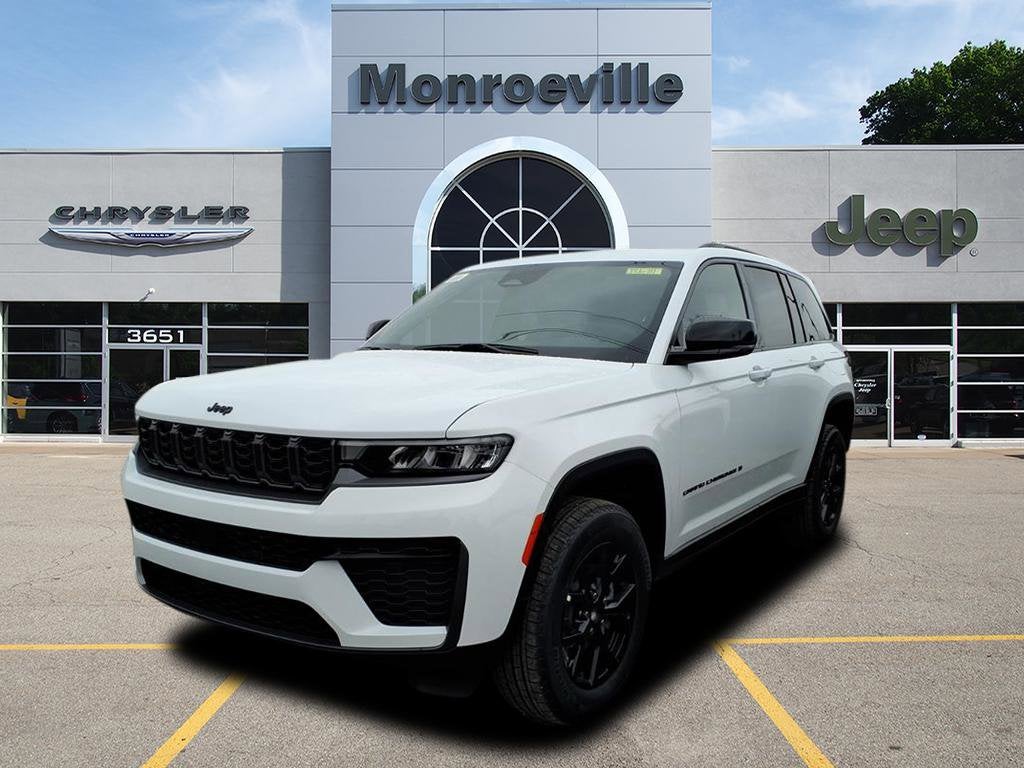 2026 Jeep Grand Cherokee Laredo Altitude