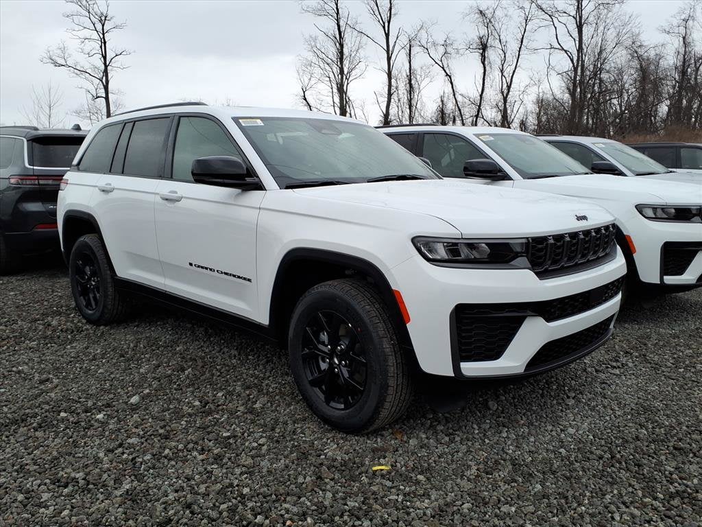2026 Jeep Grand Cherokee Laredo Altitude