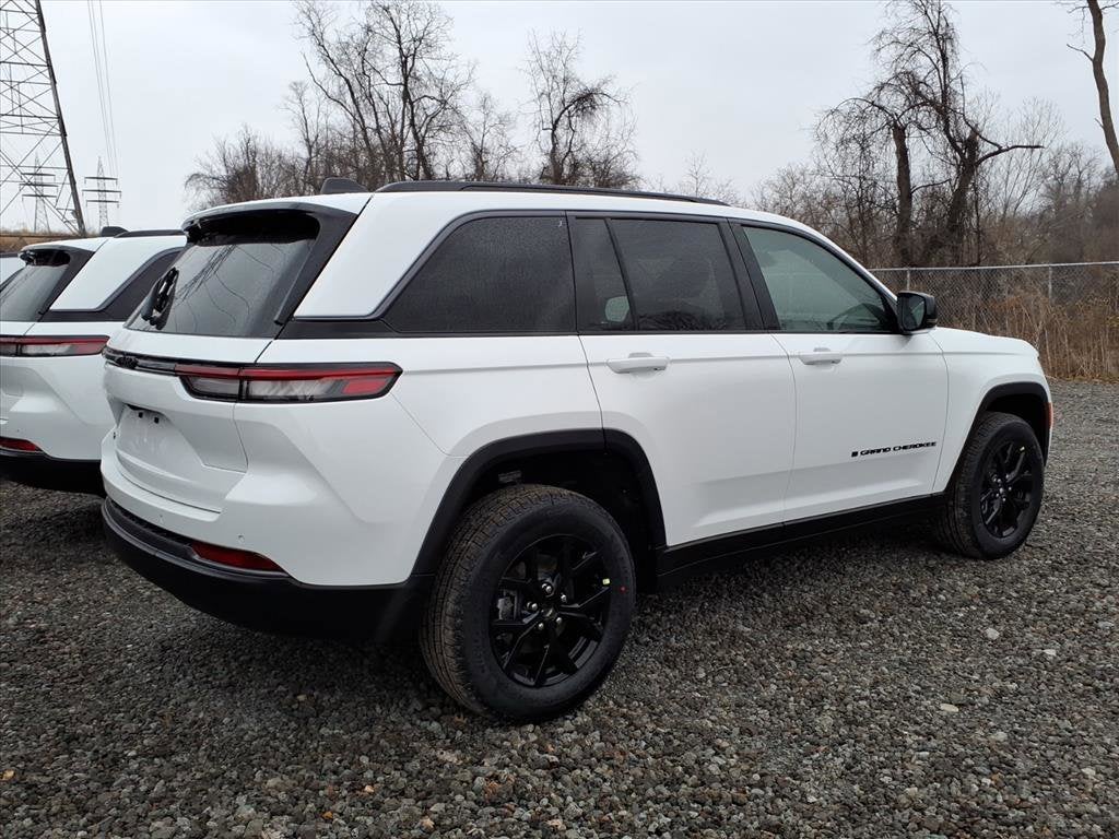 2026 Jeep Grand Cherokee Laredo Altitude