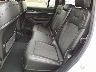 2026 Jeep Grand Cherokee Laredo Altitude