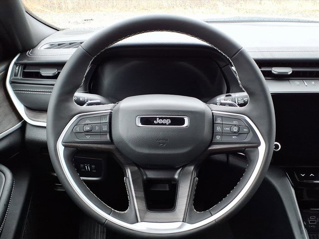 2026 Jeep Grand Cherokee Laredo Altitude