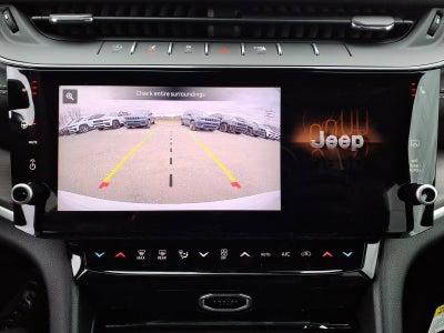 2026 Jeep Grand Cherokee Laredo Altitude