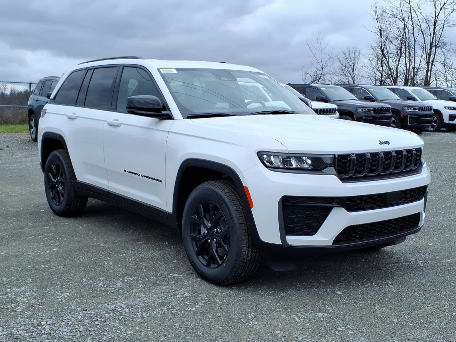 2026 Jeep Grand Cherokee Laredo Altitude