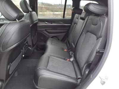 2026 Jeep Grand Cherokee Laredo Altitude