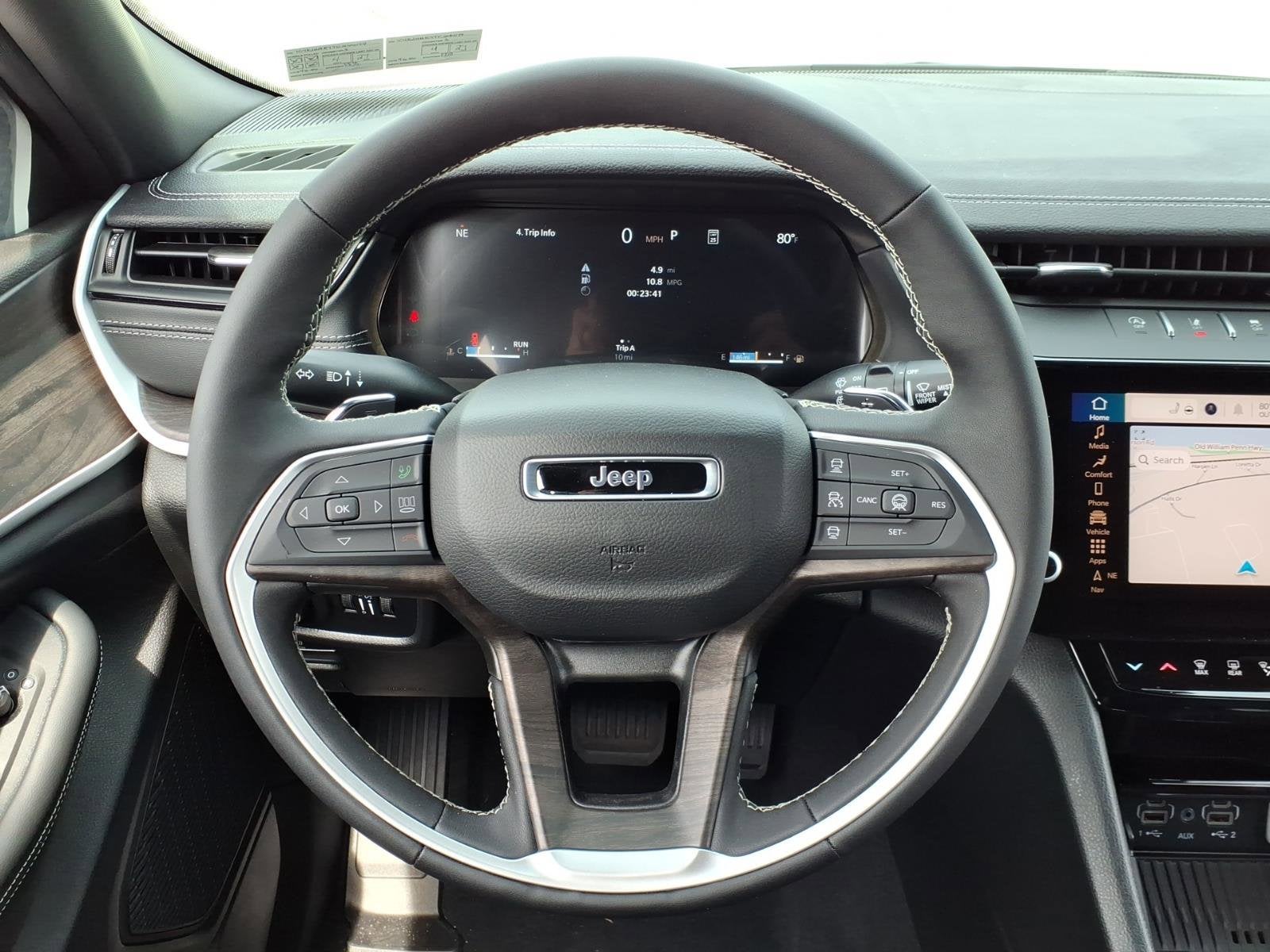 2026 Jeep Grand Cherokee Laredo Altitude