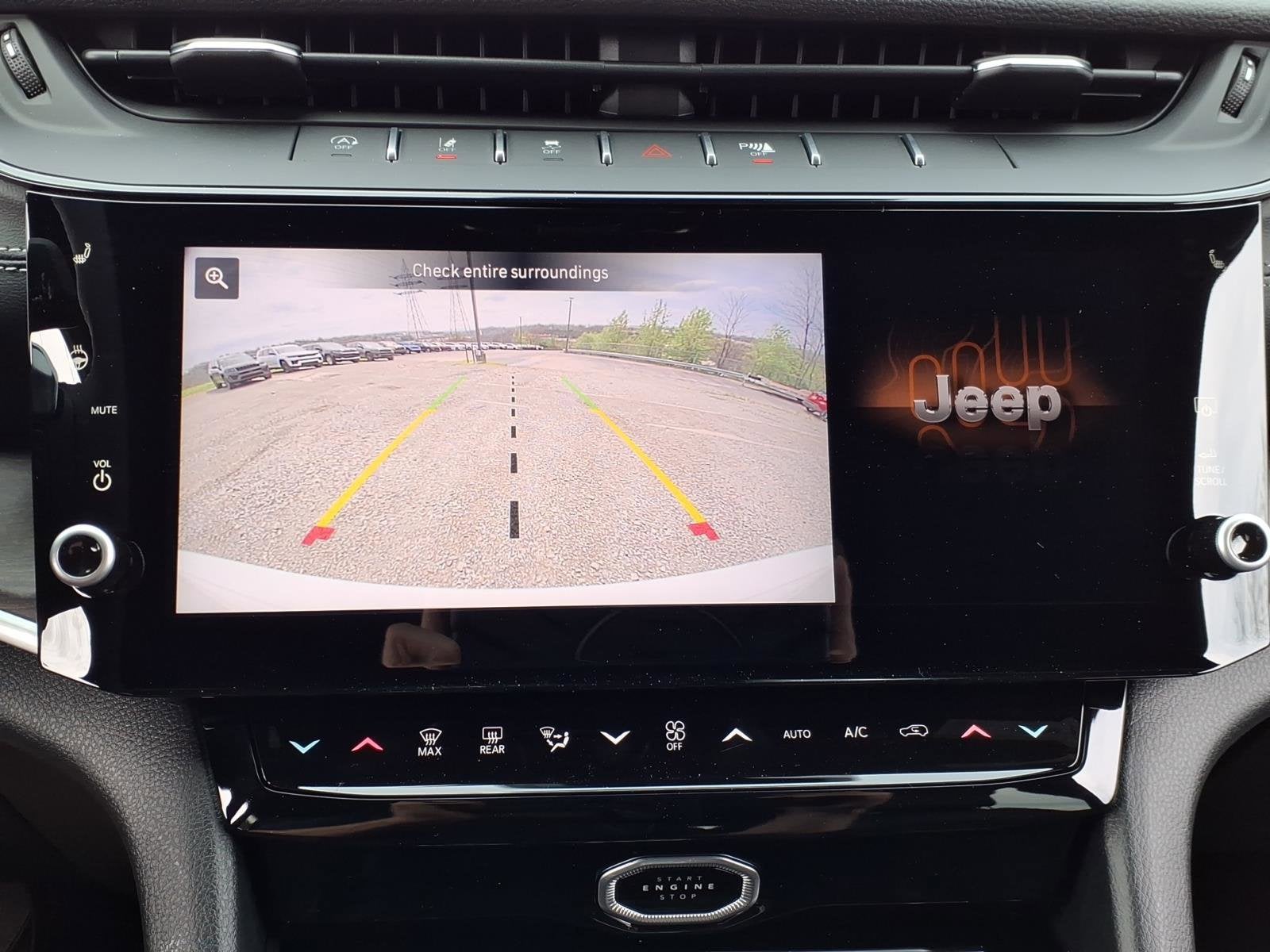 2026 Jeep Grand Cherokee Laredo Altitude