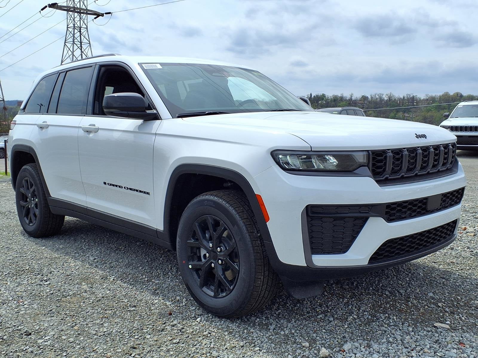 2026 Jeep Grand Cherokee Laredo Altitude