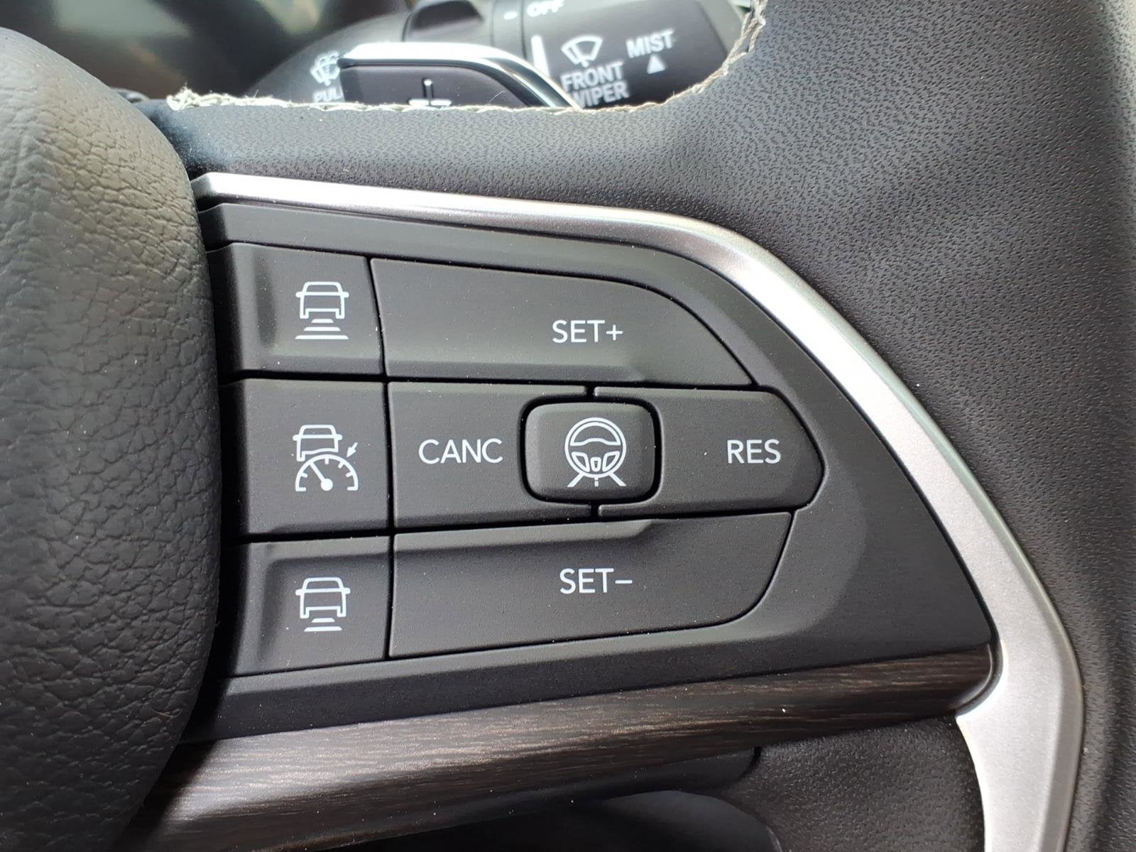 2026 Jeep Grand Cherokee Laredo Altitude