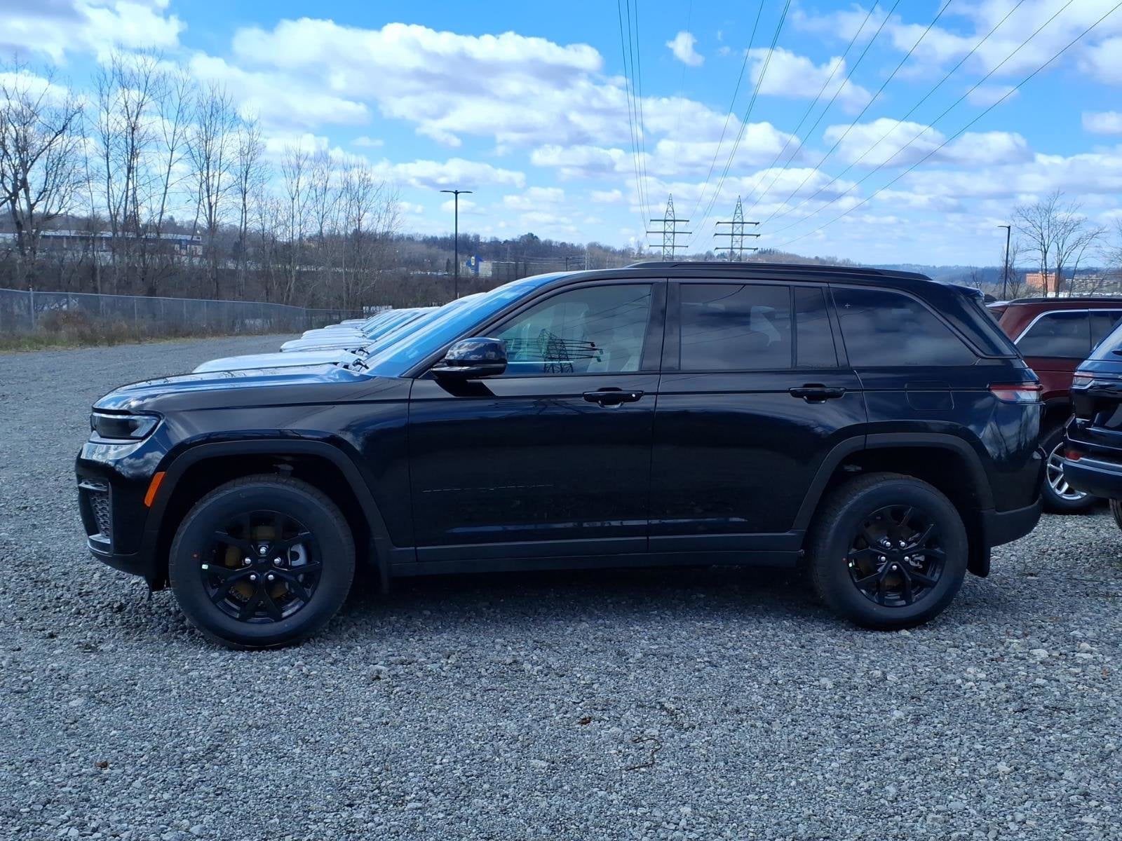 2026 Jeep Grand Cherokee Laredo Altitude