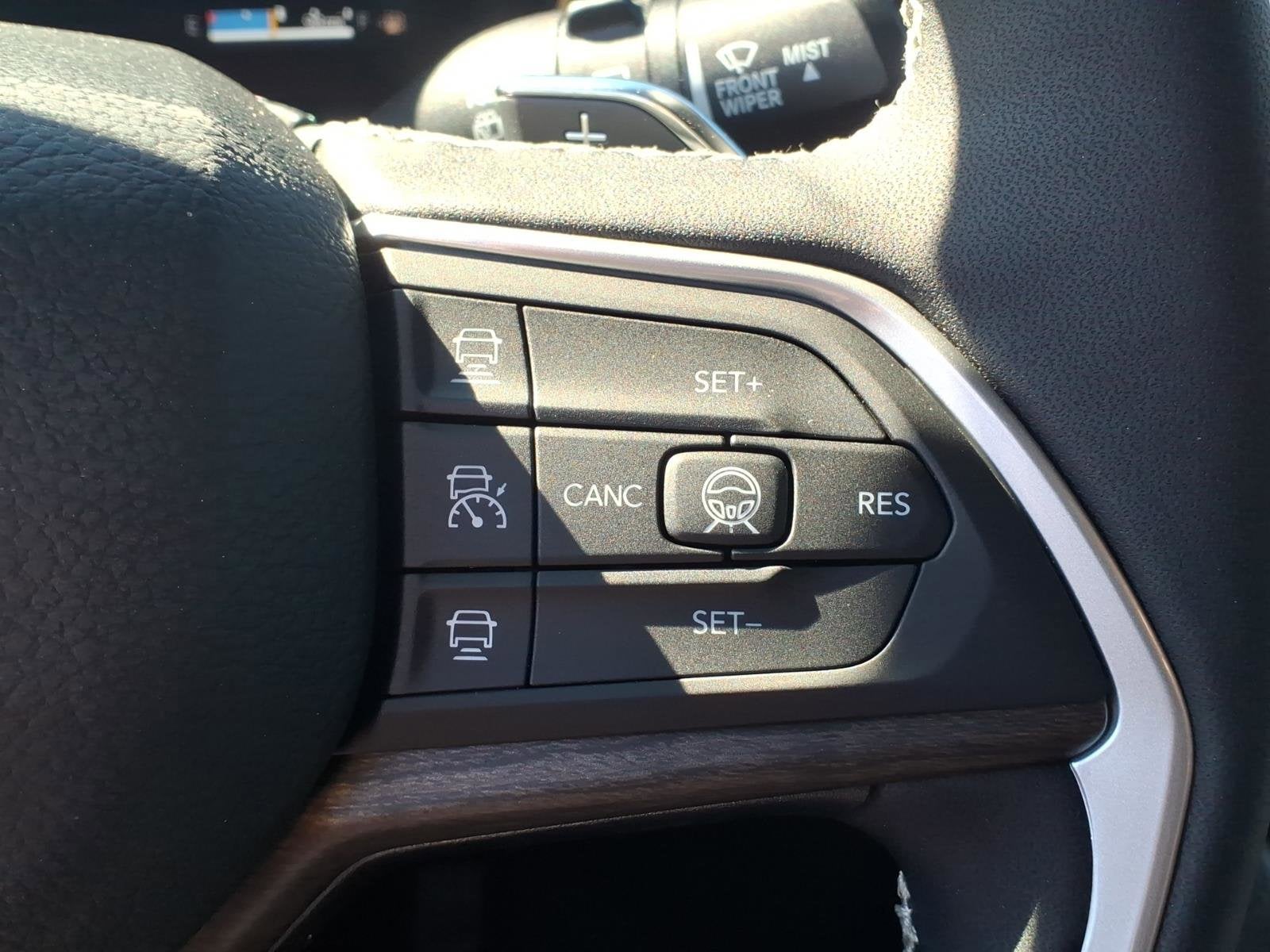 2026 Jeep Grand Cherokee Laredo Altitude