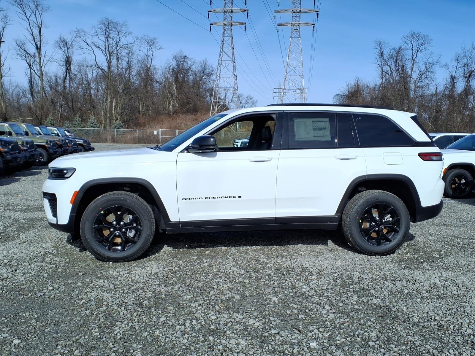 2026 Jeep Grand Cherokee Laredo Altitude
