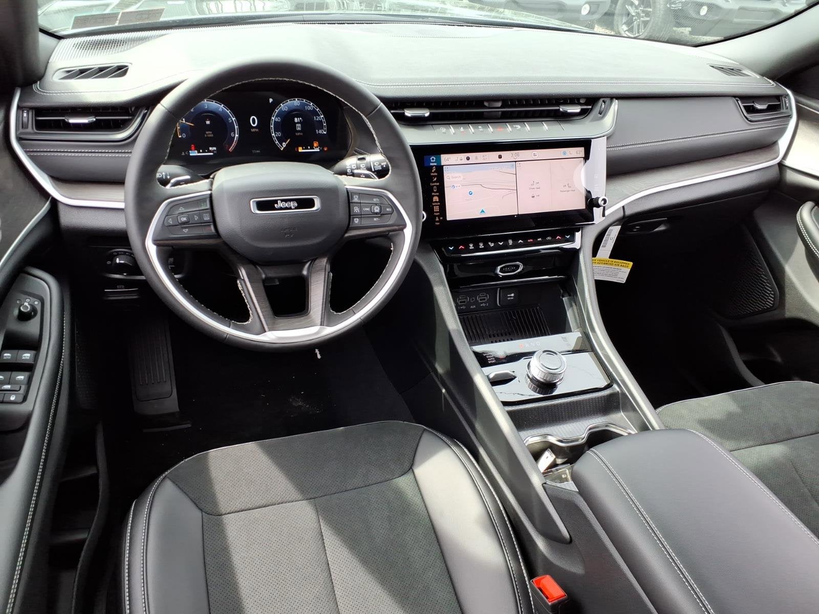 2026 Jeep Grand Cherokee Laredo Altitude