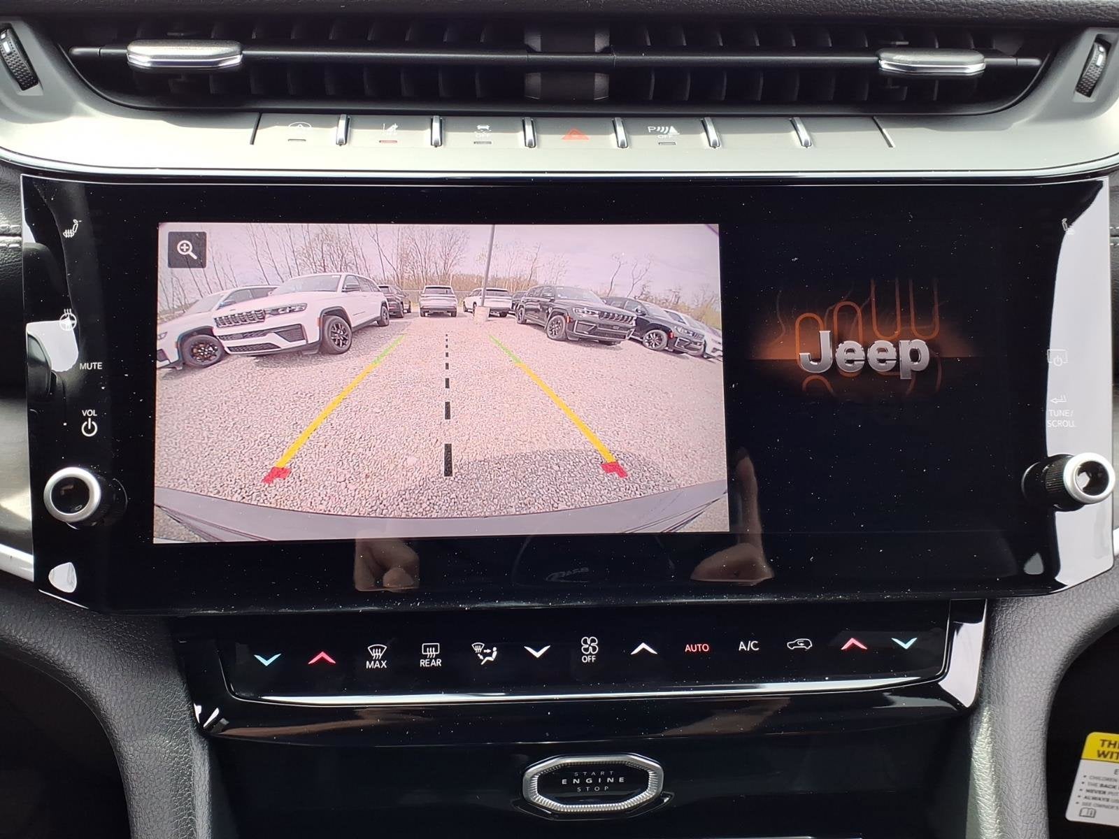 2026 Jeep Grand Cherokee Laredo Altitude