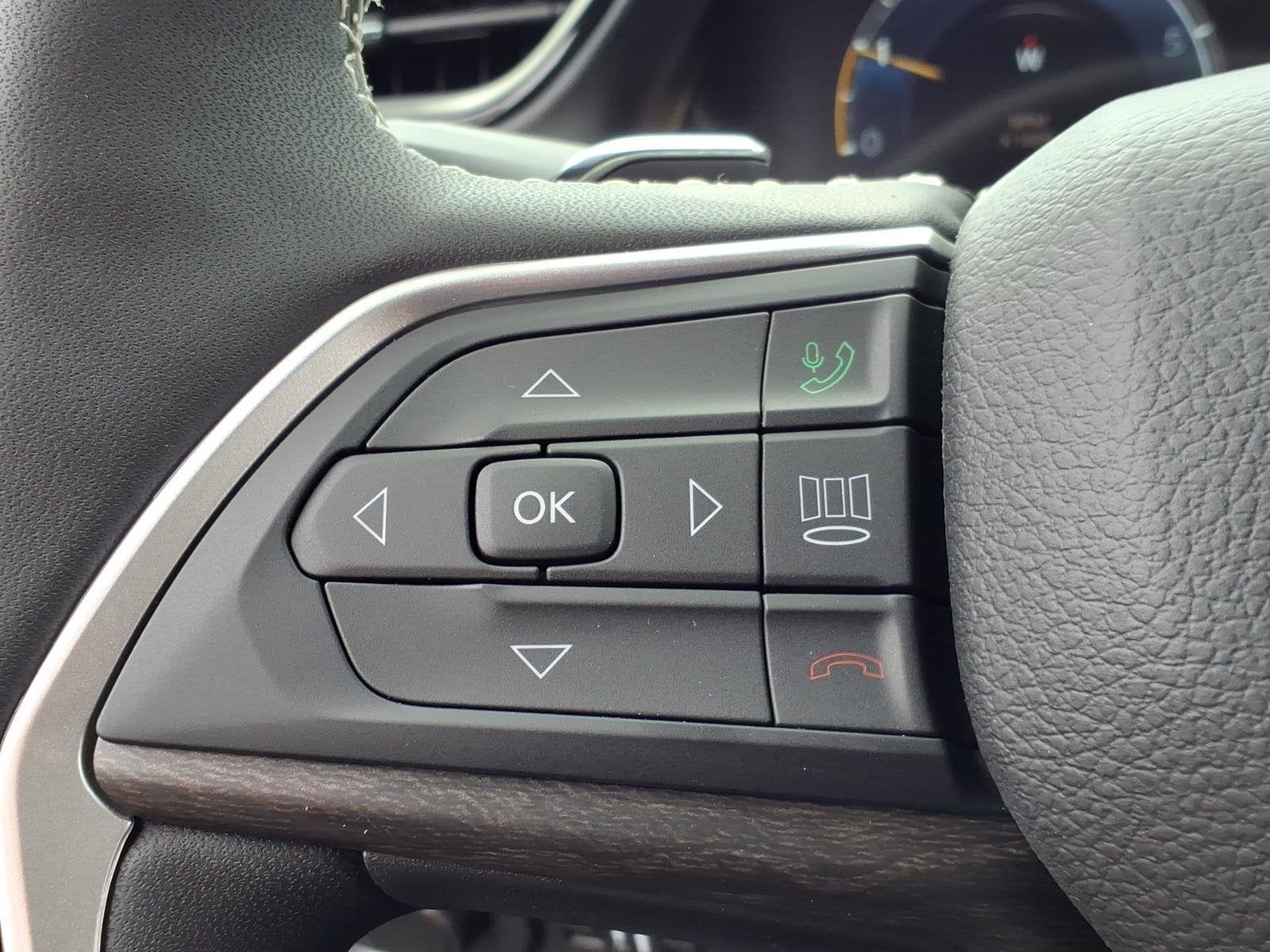 2026 Jeep Grand Cherokee Laredo Altitude