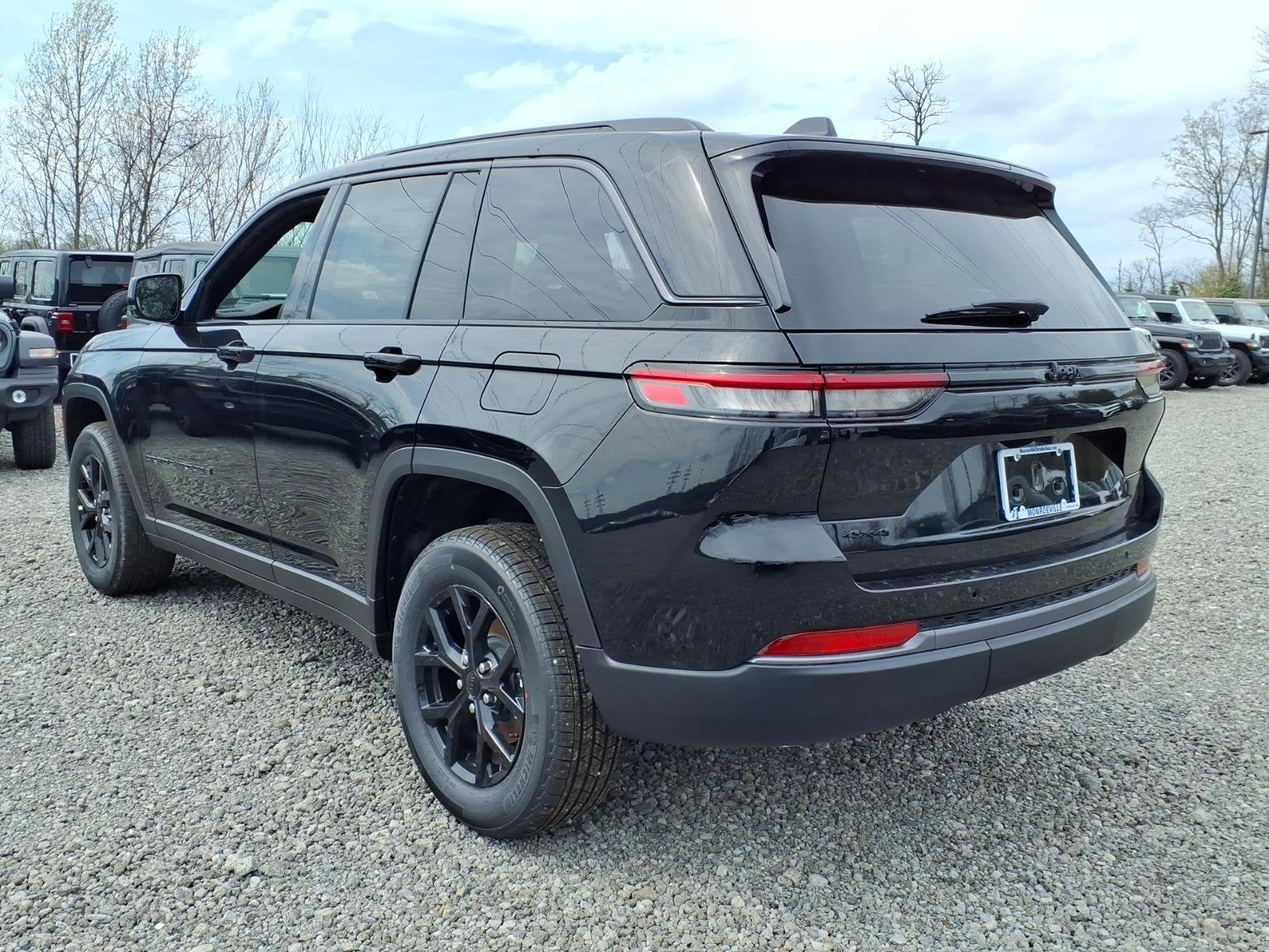 2026 Jeep Grand Cherokee Laredo Altitude