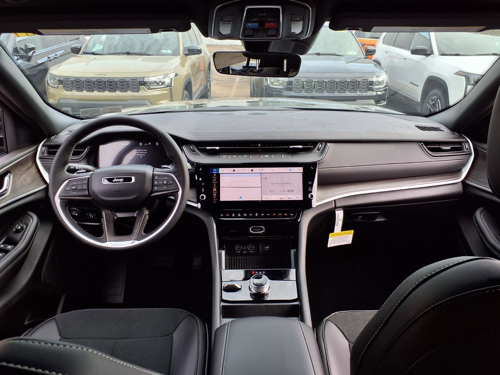 2026 Jeep Grand Cherokee Laredo Altitude