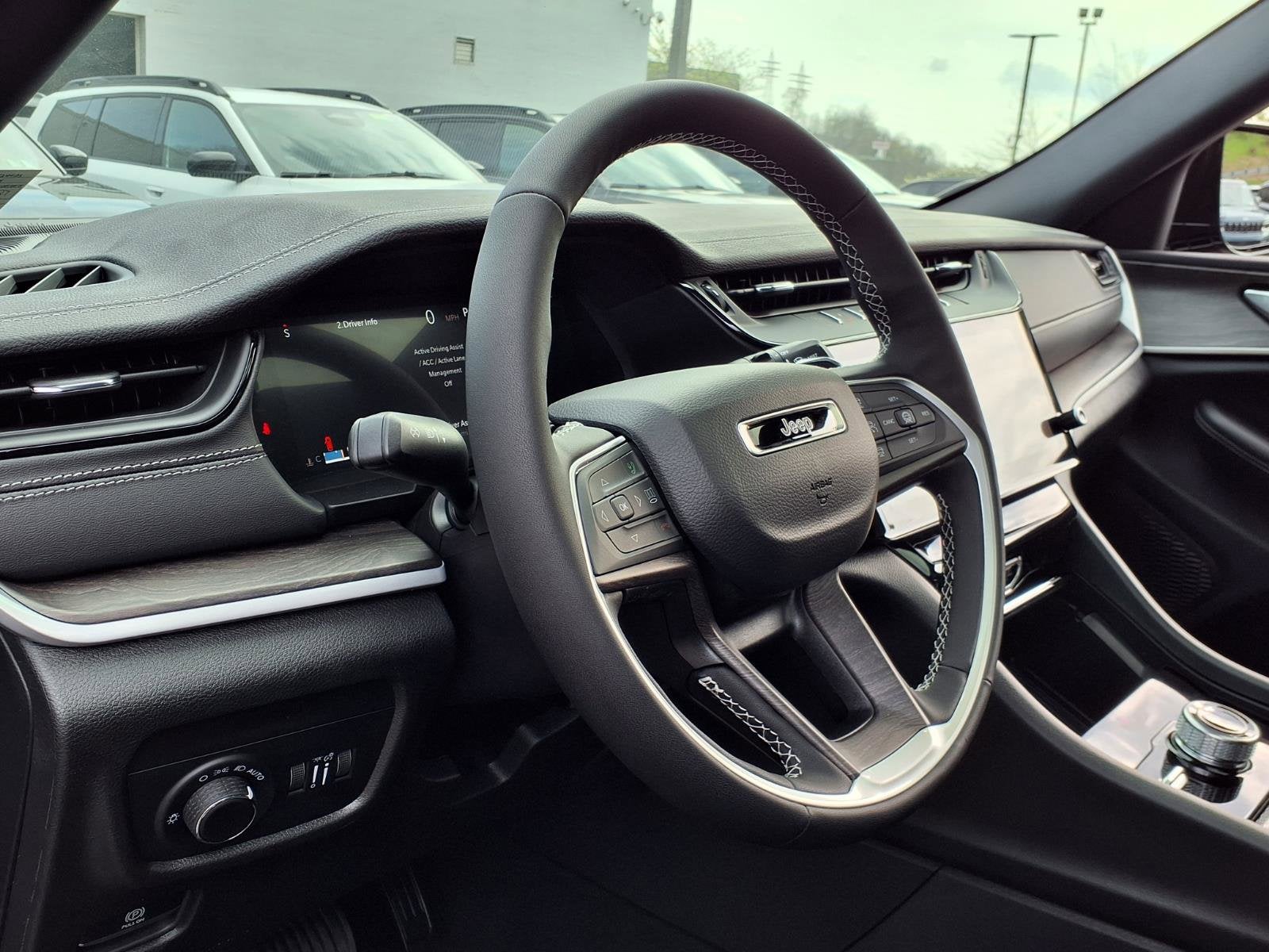 2026 Jeep Grand Cherokee Laredo Altitude