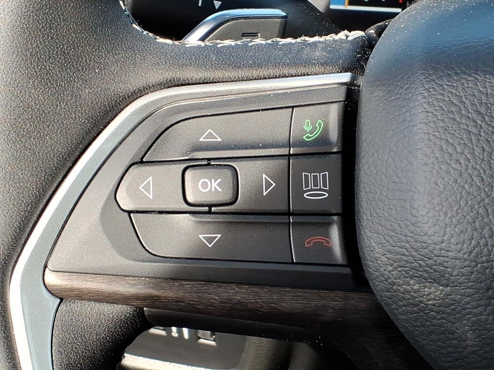 2026 Jeep Grand Cherokee Laredo Altitude