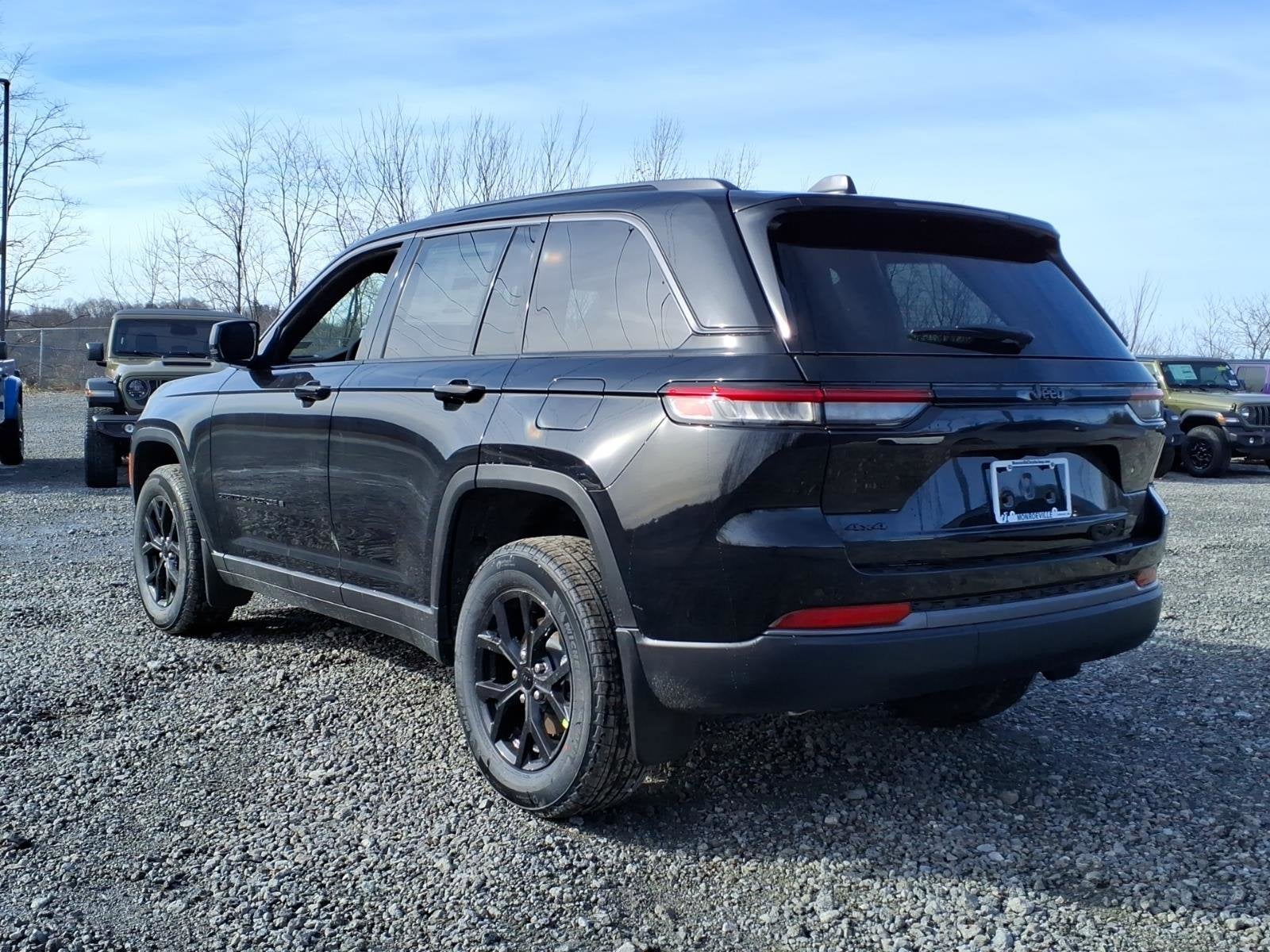 2026 Jeep Grand Cherokee Laredo Altitude