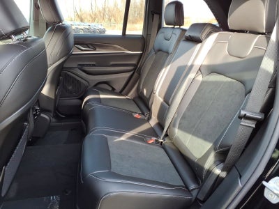 2026 Jeep Grand Cherokee Laredo Altitude