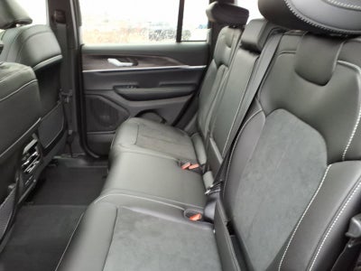 2026 Jeep Grand Cherokee Laredo Altitude