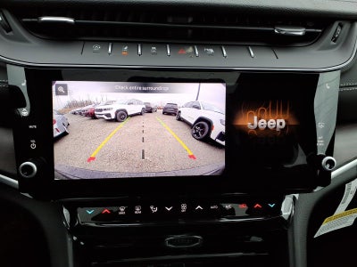 2026 Jeep Grand Cherokee Laredo Altitude