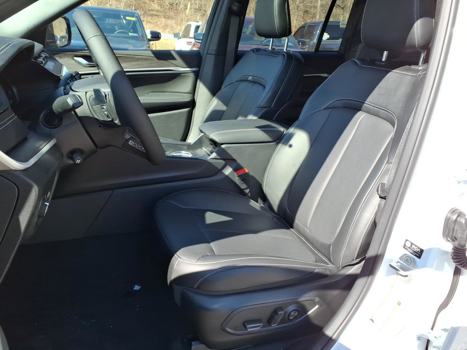 2026 Jeep Grand Cherokee Limited Reserve