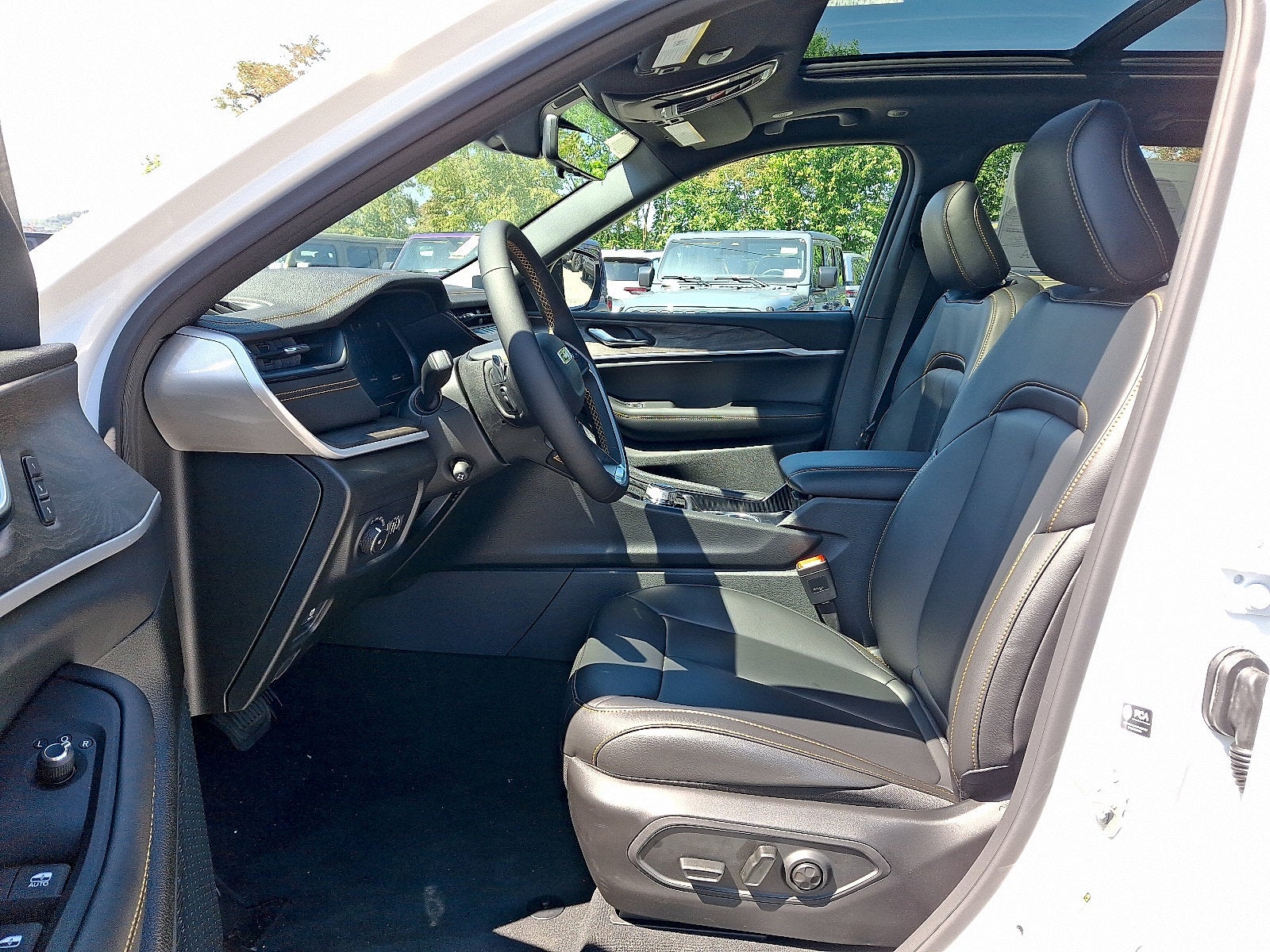 2026 Jeep Grand Cherokee 85th Anniversary Edition