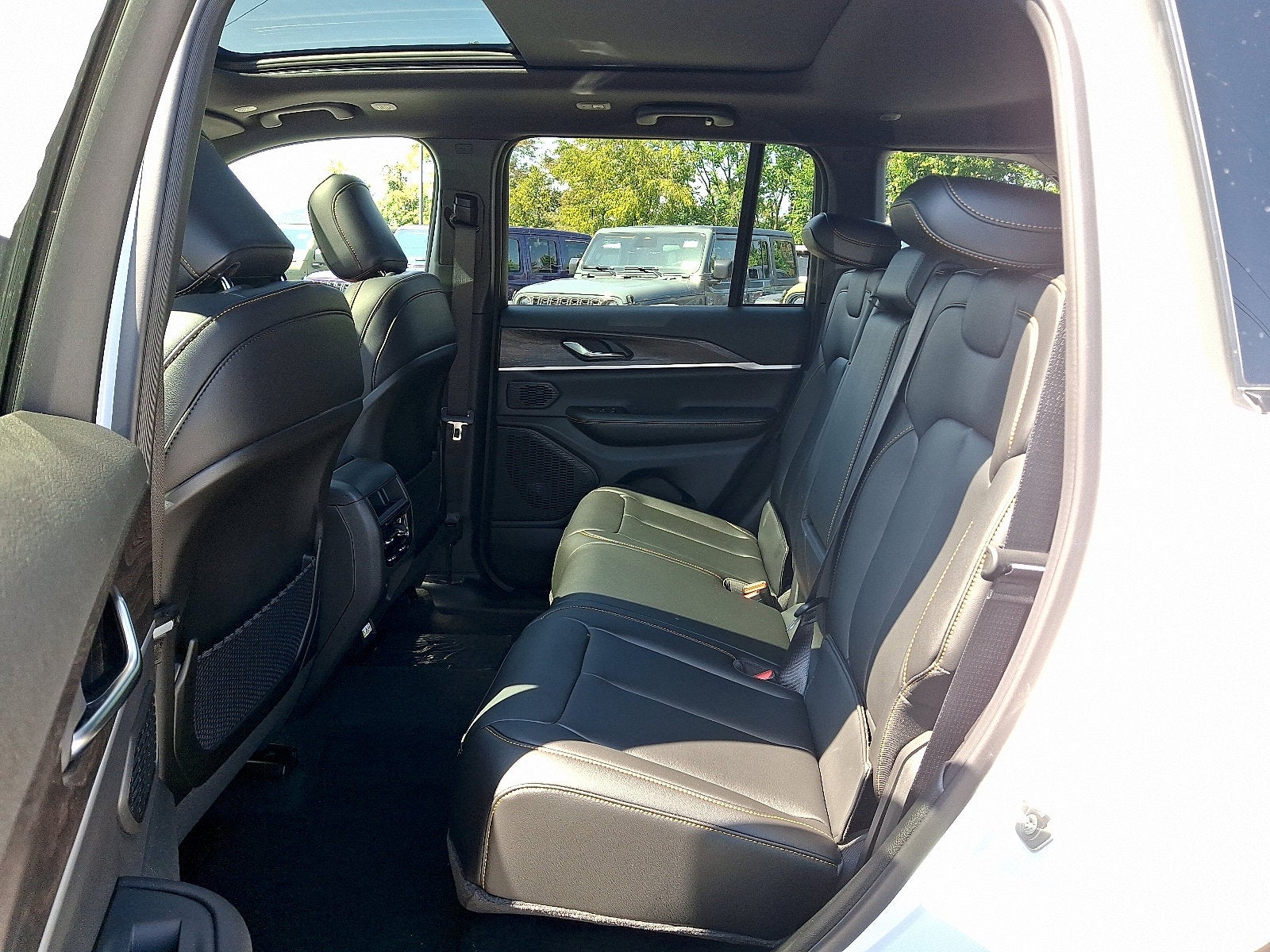 2026 Jeep Grand Cherokee 85th Anniversary Edition