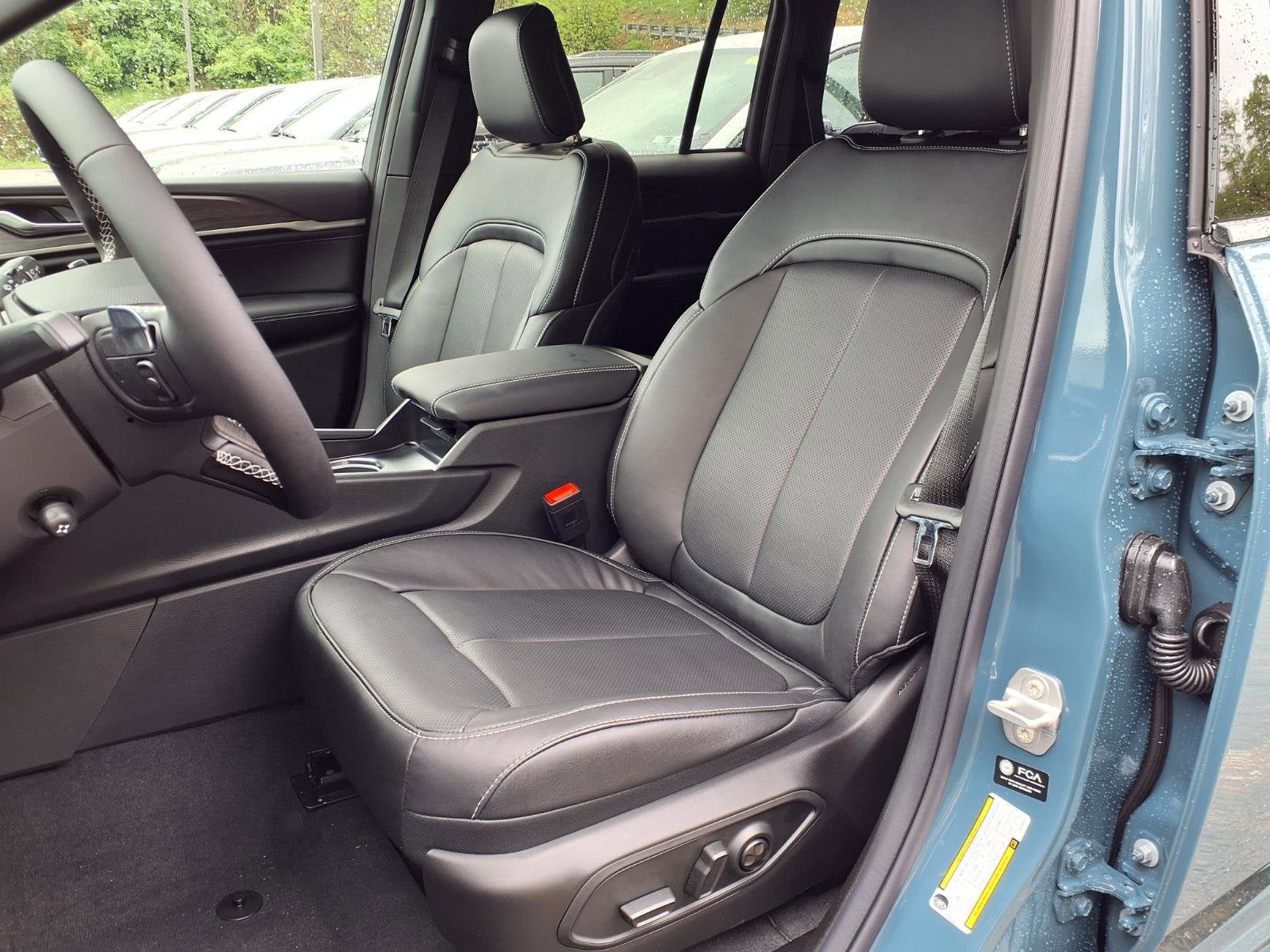 2026 Jeep Grand Cherokee Limited Reserve