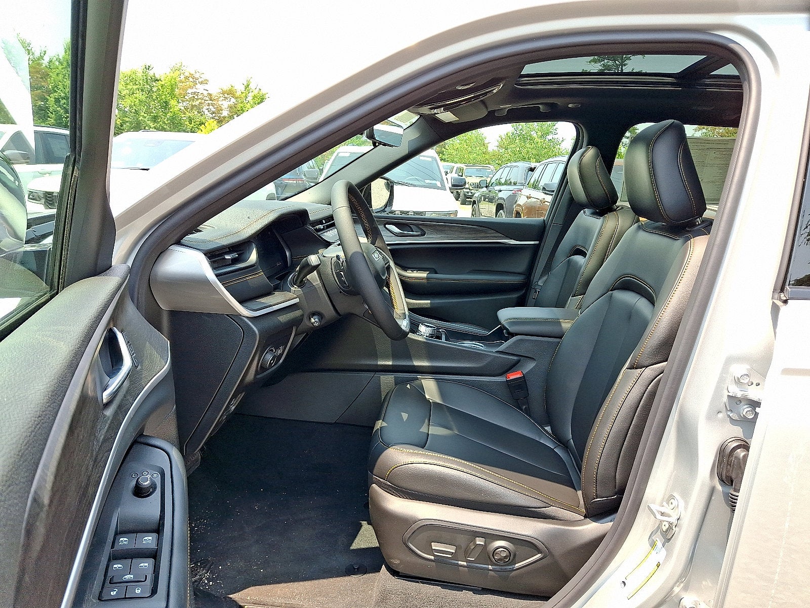2026 Jeep Grand Cherokee 85th Anniversary Edition