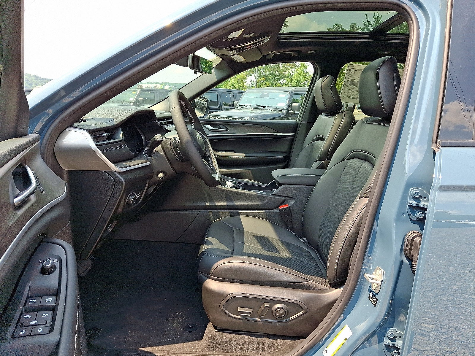 2026 Jeep Grand Cherokee Limited Reserve