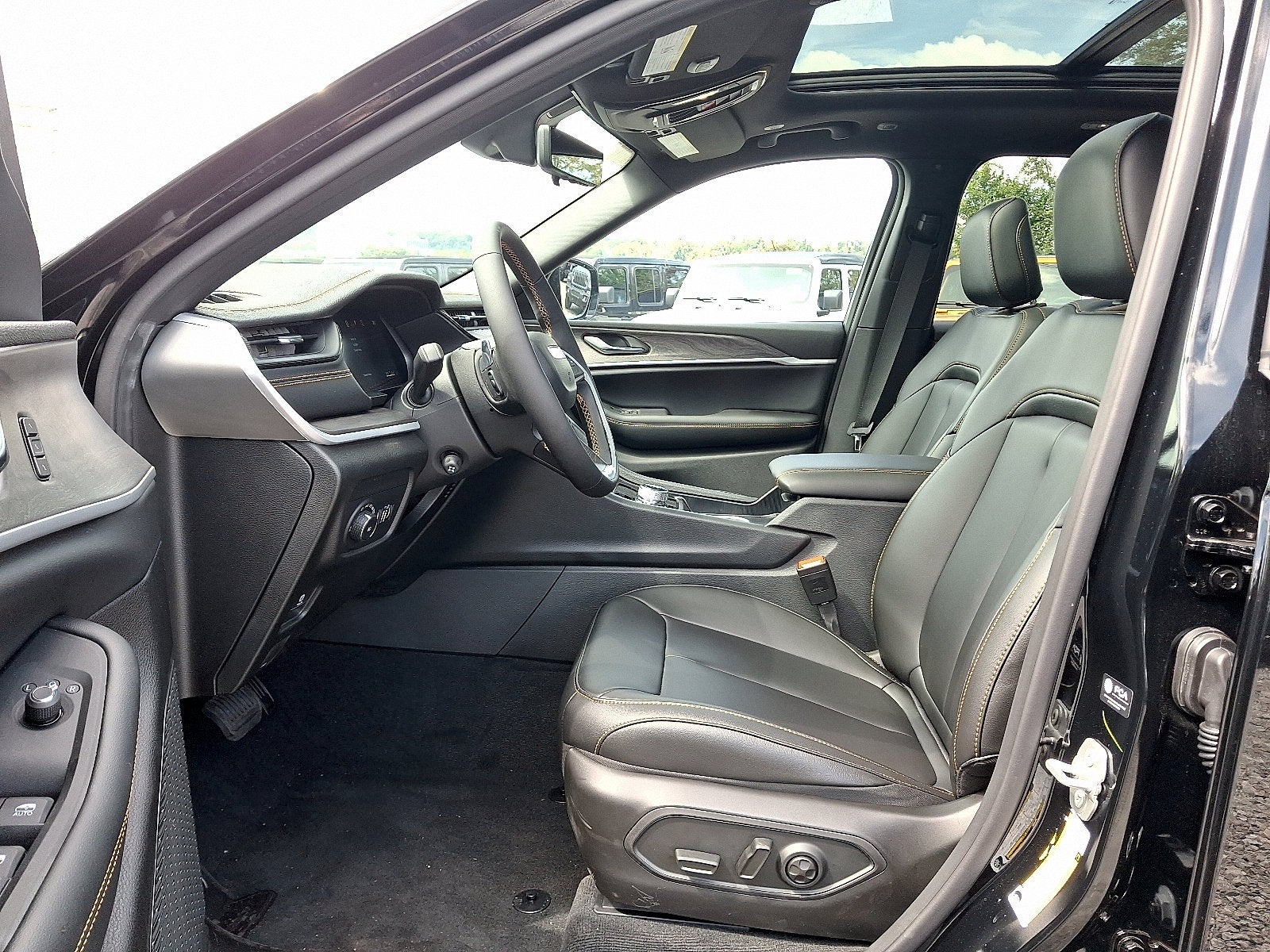 2026 Jeep Grand Cherokee 85th Anniversary Edition
