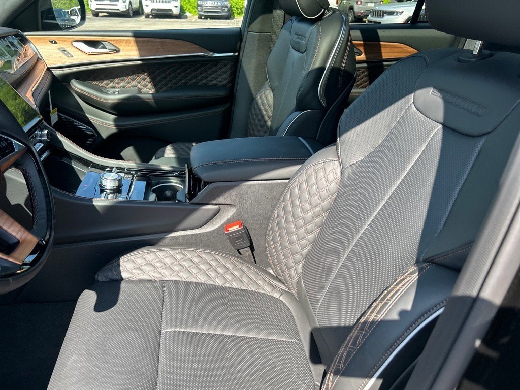 2025 Jeep Grand Cherokee Summit Reserve